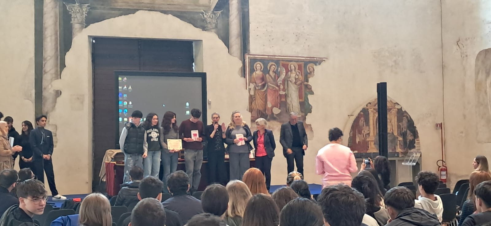 Progetto “Violenza di genere: generazioni a confronto”: premio alla 4CEA Progetto “Violenza di genere: generazioni a confronto”: premio alla 4CEA